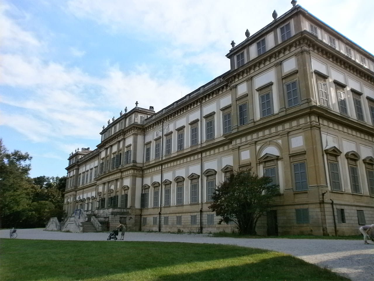 villa real monza startup