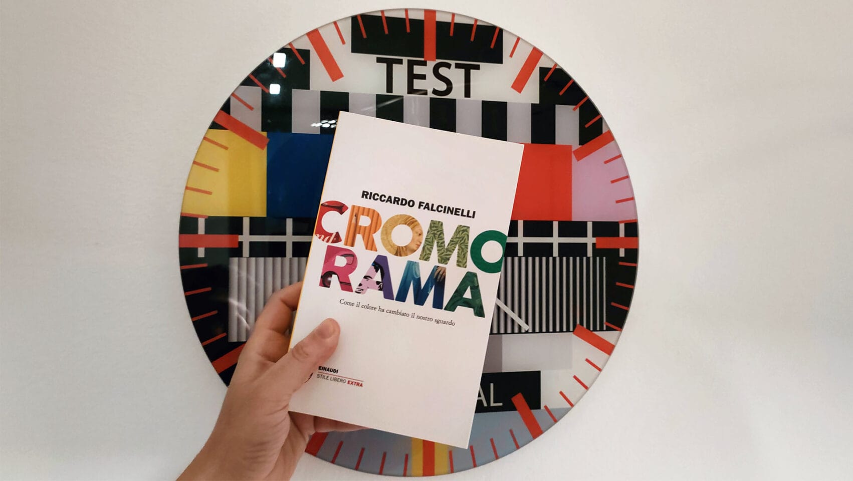 Cromorama by Riccardo Falcinelli, a journey through the colors that have changed our gaze IMG20230404222107